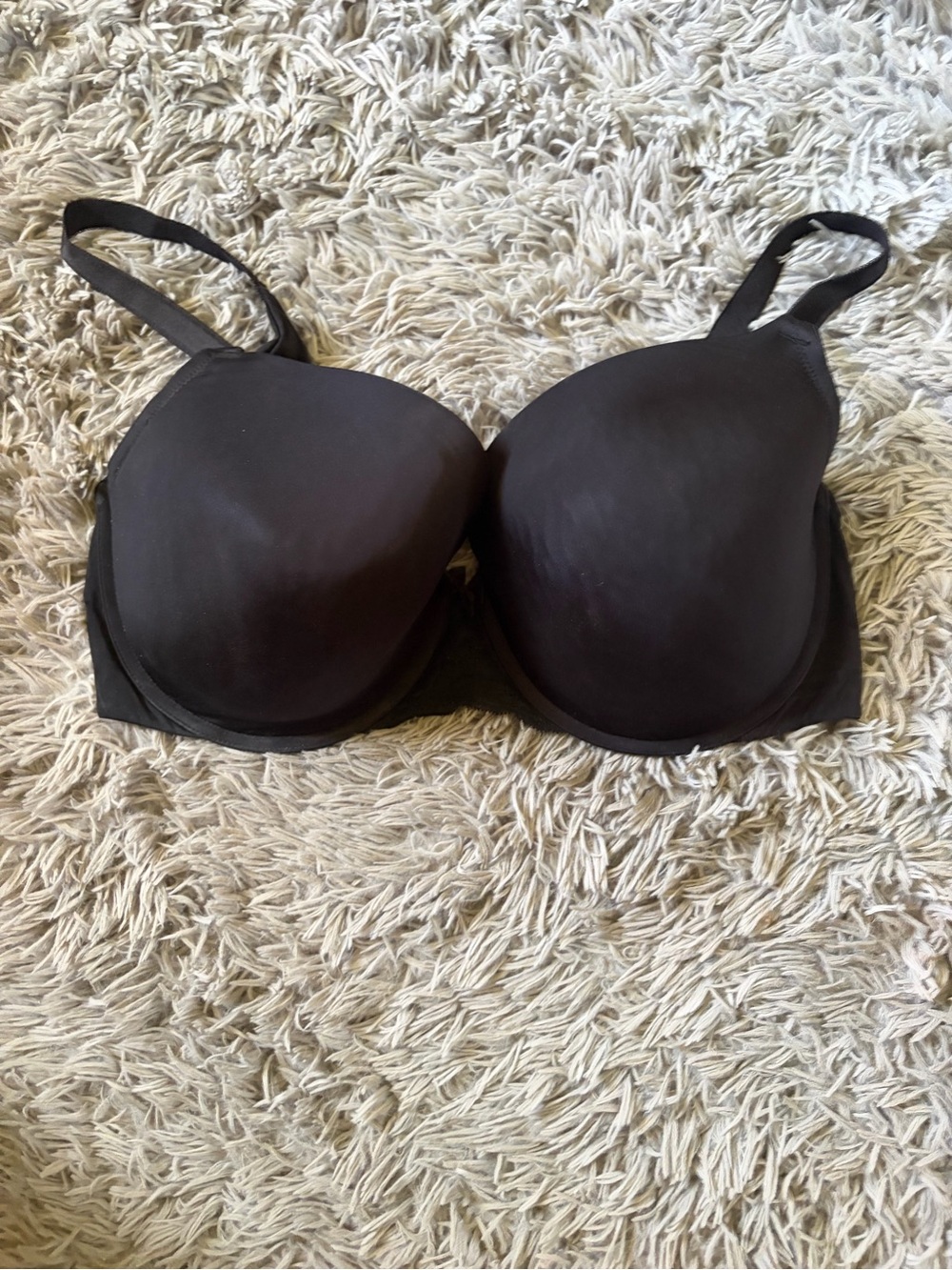 Smooth Black Moulded Underwire Bra with Light Padding 40DDD